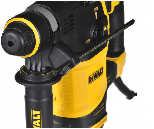 DEWALT IND5228/ HAMMER DRILL KIT 1 1/8'' SDS