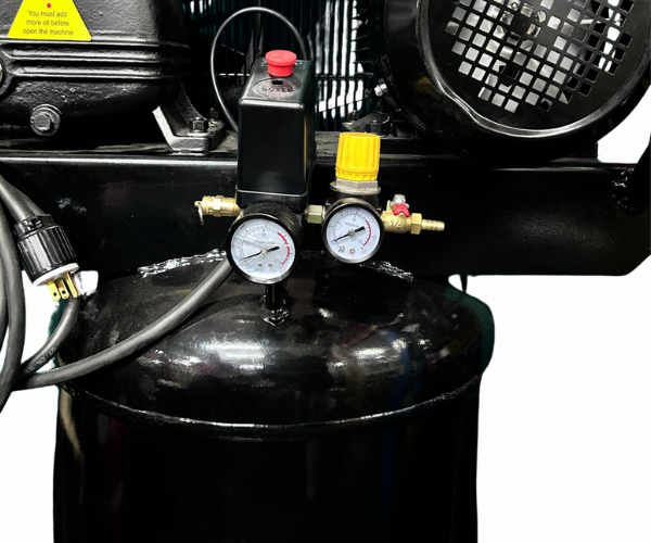 BETA STAR IND5899/30 GALLONS AIR COMPRESSOR ,110V/220V 60HZ