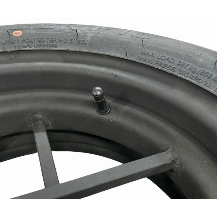 HAR9564//WHOLE WHEEL WITH THE TIRE AND RIM