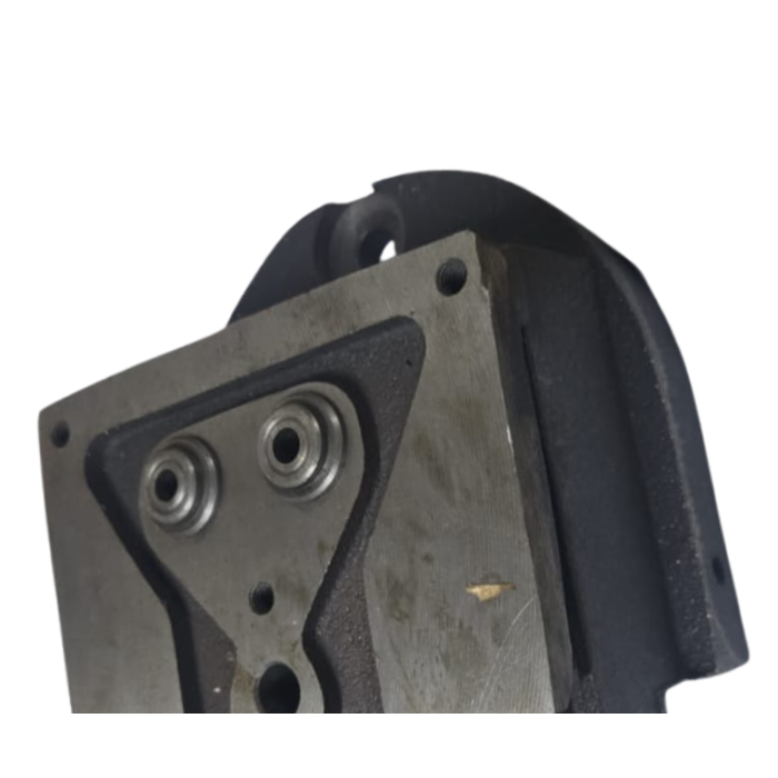 VEH14445 HEAD/CYLINDER -W/VALVE 1052