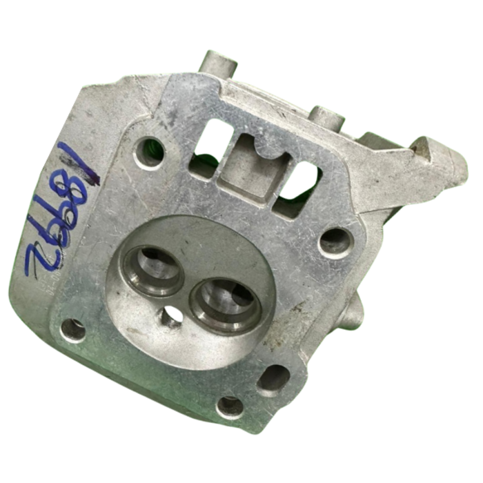 VEH18992 HEAD/CYLINDER-GE/240/270