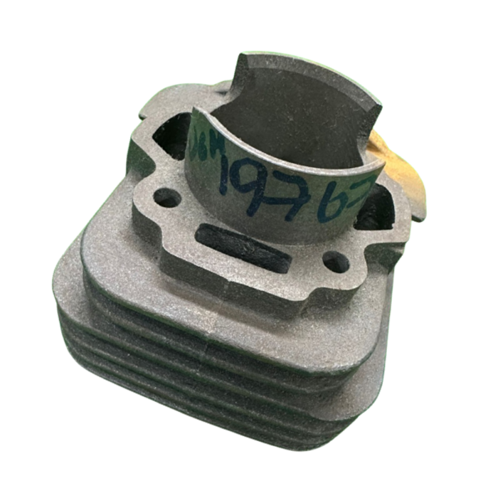 VEH19767 HEAD/CYLINDER #95001103 GP