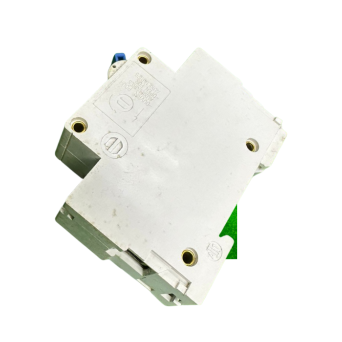 VEH19894 BREAKER/SWITCH C20