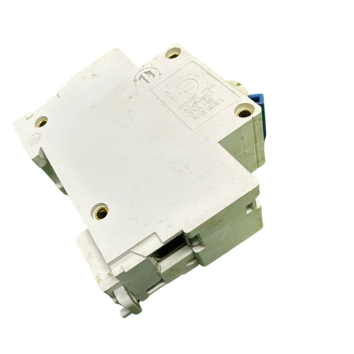 VEH19894 BREAKER/SWITCH C20