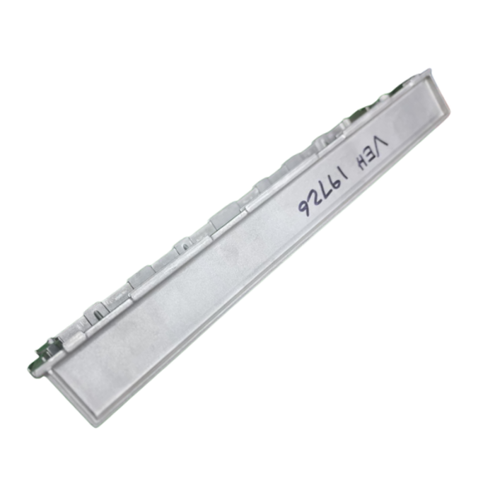 VEH19726 COVER/CYLINDER HEAD 4CYL.LOVAL