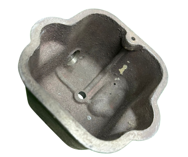 VEH17339 COVER/CYLINDER HEAD S195