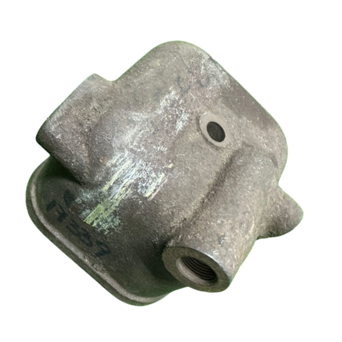 VEH17339 COVER/CYLINDER HEAD S195