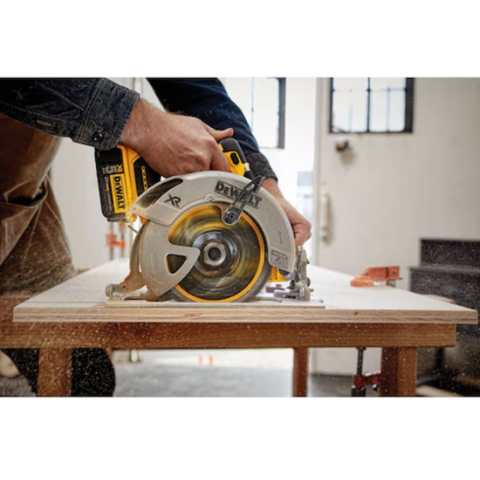 STANLEY IND6003 20V MAX BRUSHLESS 7 1/4 CIRC SAW KIT DCS570PI