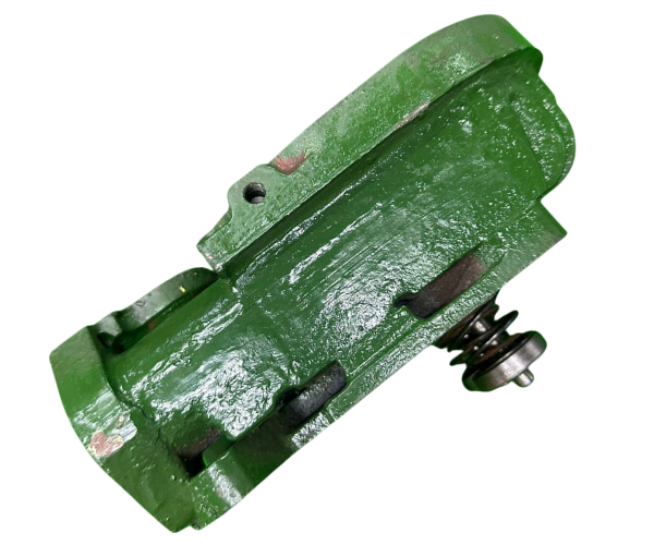 VEH21814 HEAD/CYLINDER COMPLETE 8HP A/C #1052