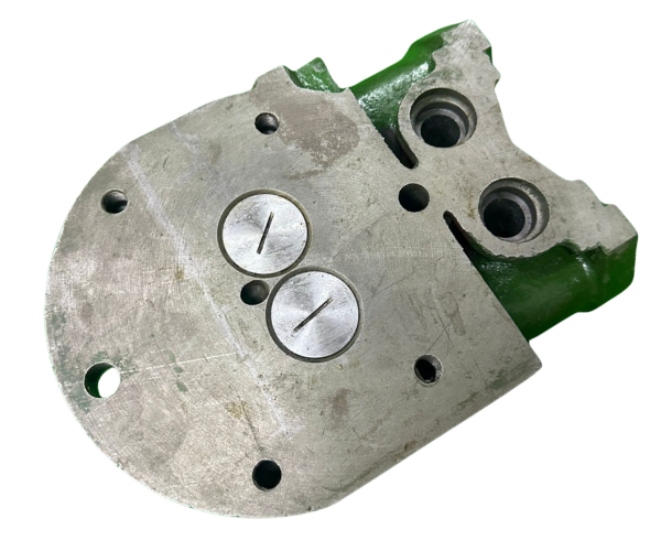 VEH21814 HEAD/CYLINDER COMPLETE 8HP A/C #1052