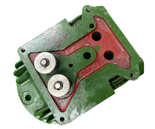 VEH21814 HEAD/CYLINDER COMPLETE 8HP A/C #1052