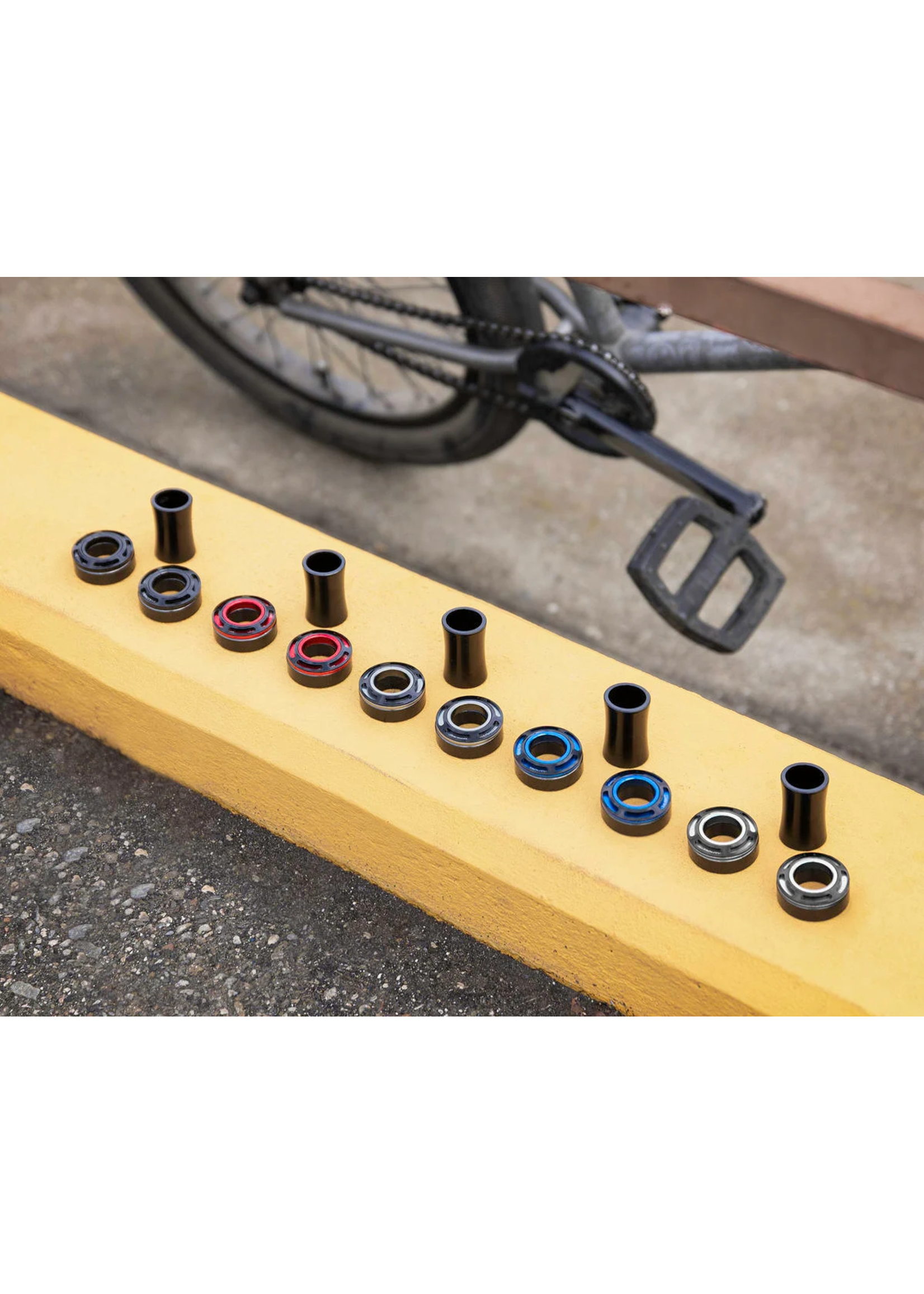 Stolen Stolen Minimalist Bottom Bracket - Mid, 22mm, Black