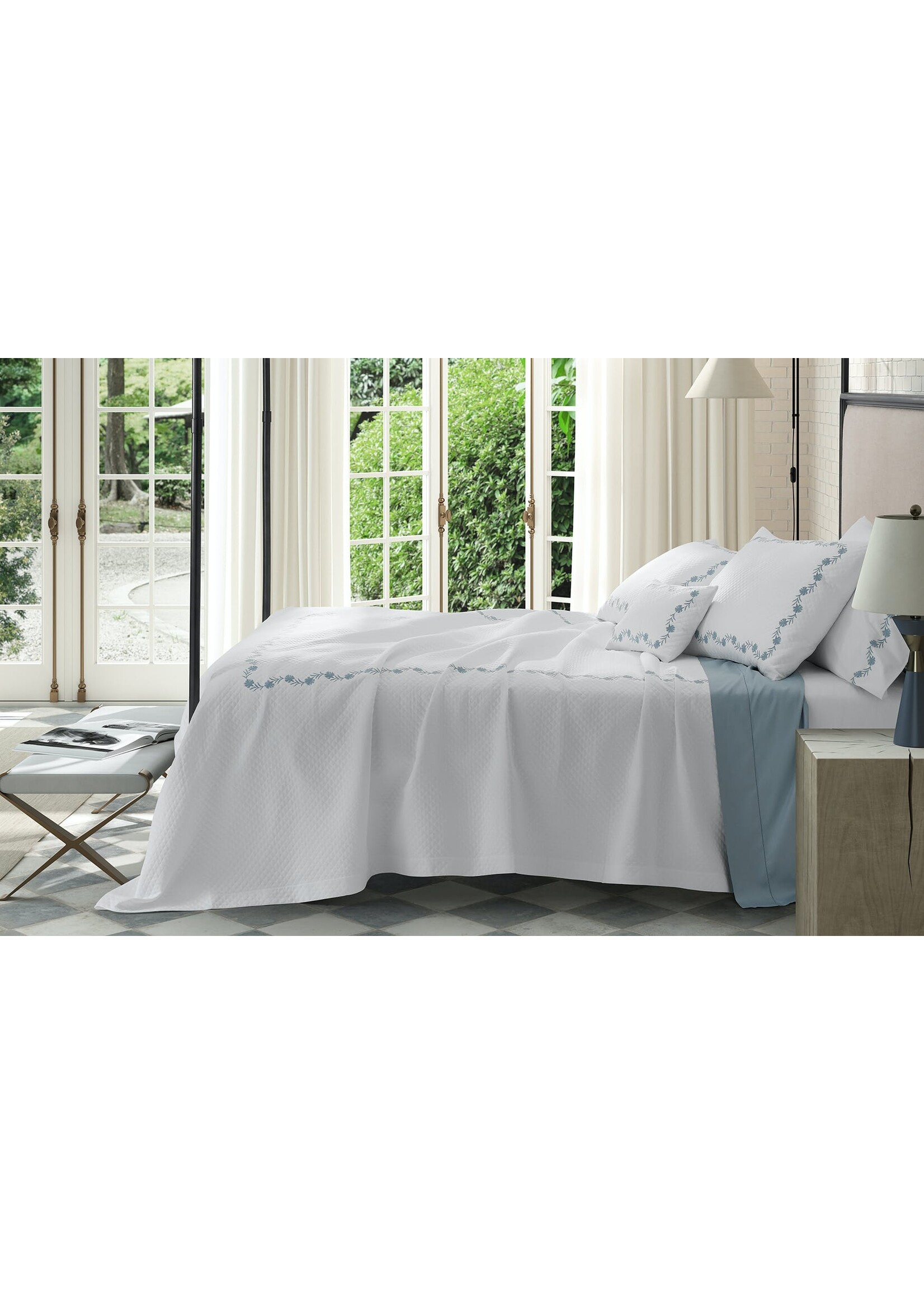 Matouk Matouk  Daphne Matelasse F/Q Coverlet 94x97