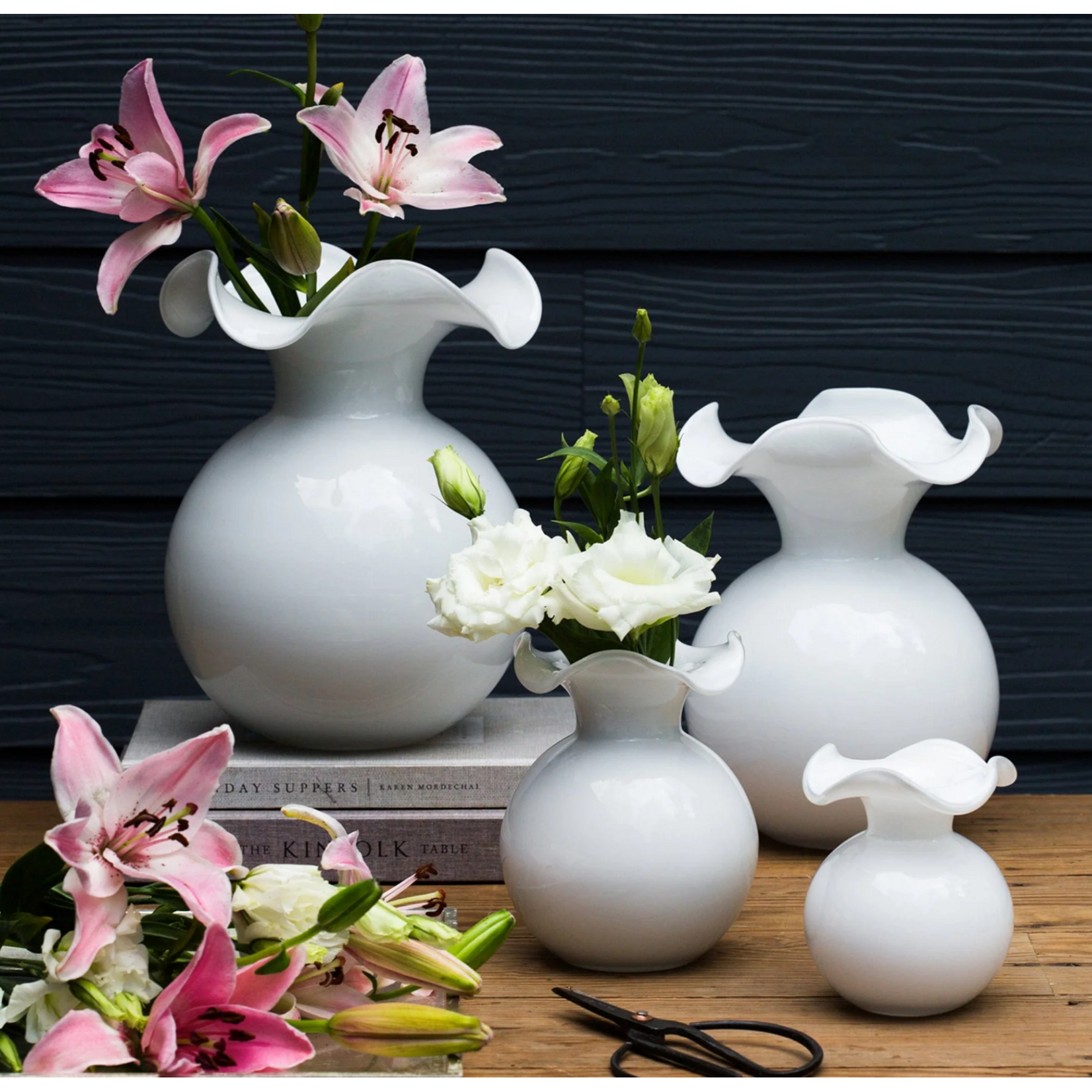 Vietri Hibiscus White Bud Vase