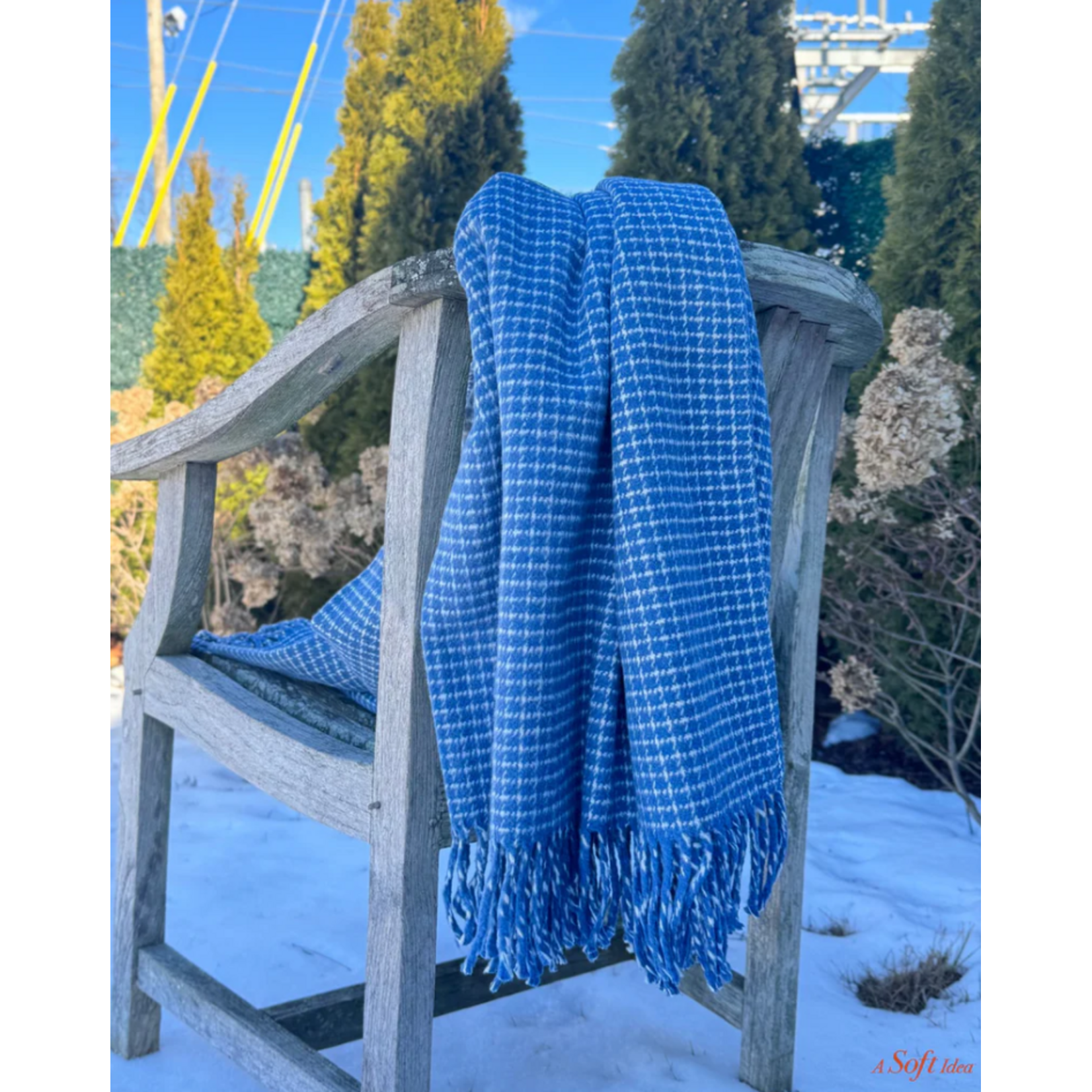 Small Check Pattern Throw Cream/Denim