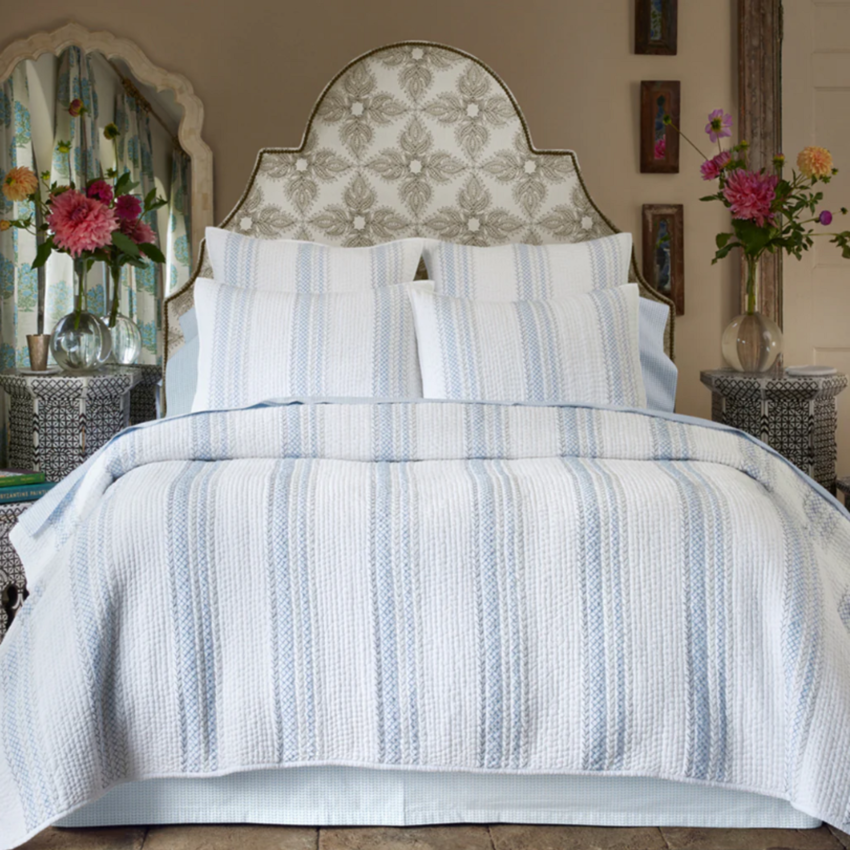 John Robshaw John Robshaw Rimi Light Indigo Coverlet Full/Queen