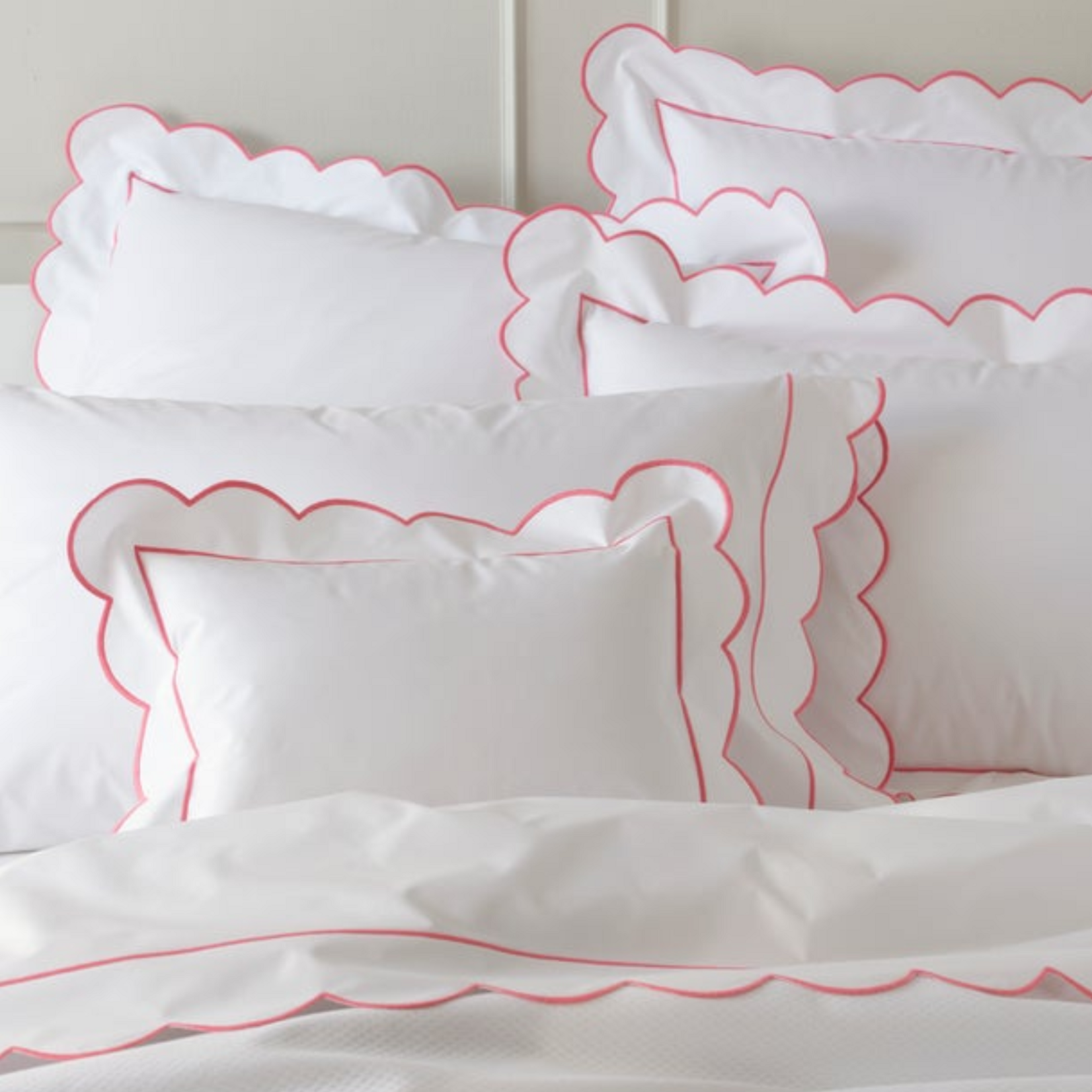 Matouk Matouk Butterfield Standard Pillowcase Pair Pink