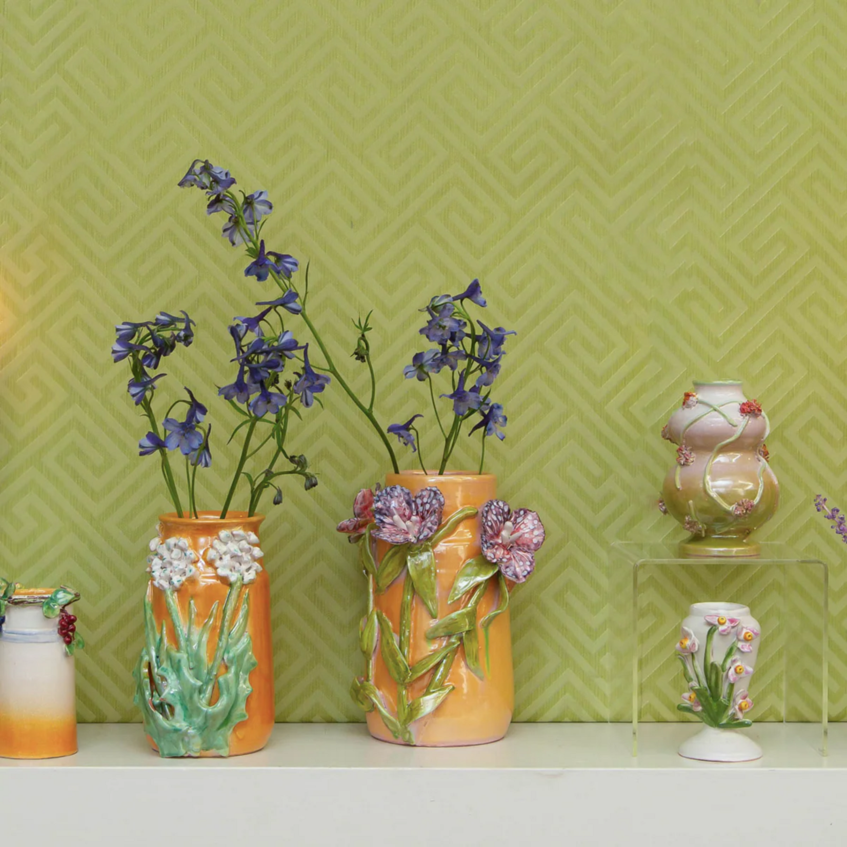 Vase Mango with Lavender Flowers