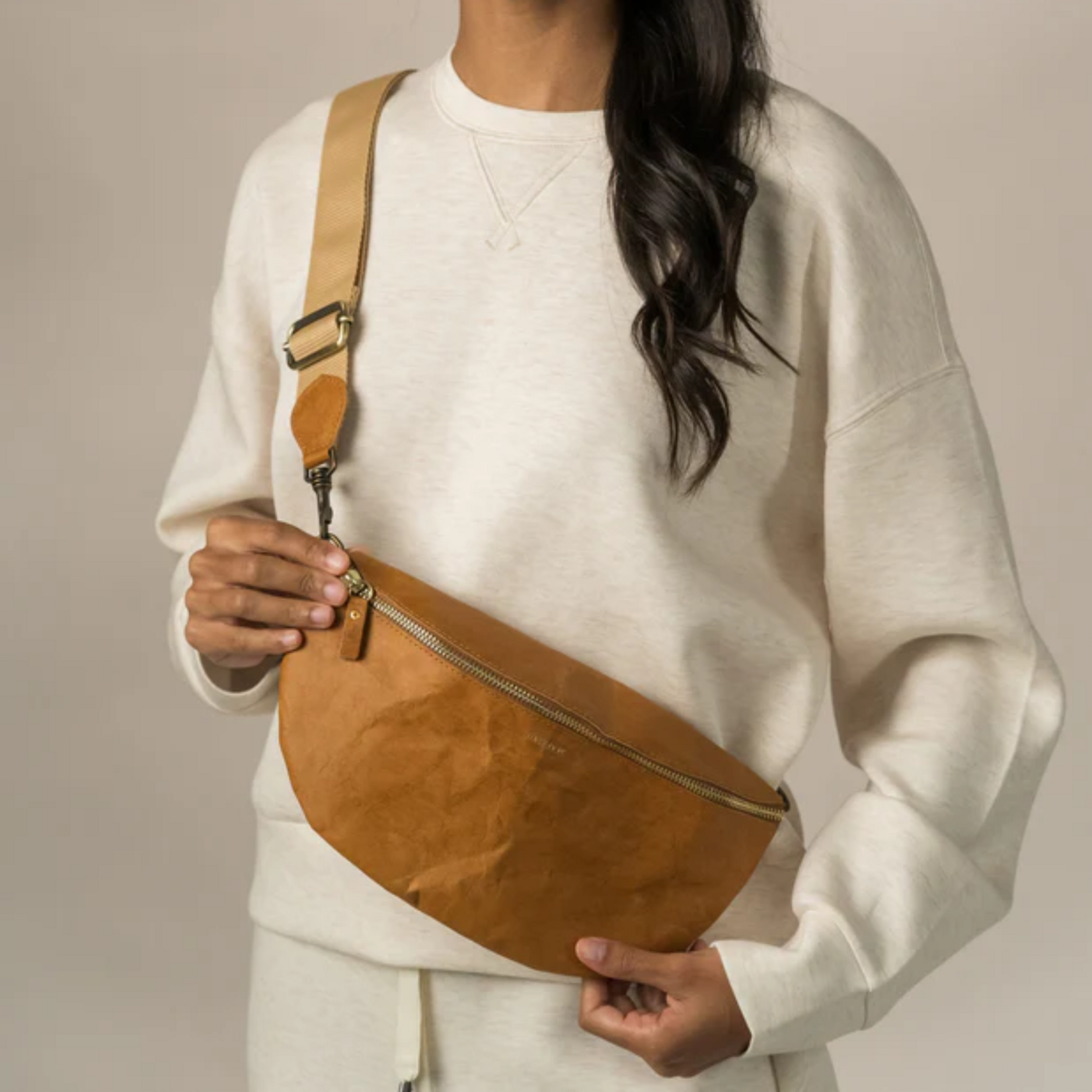 Uashmama Sling Body Bag