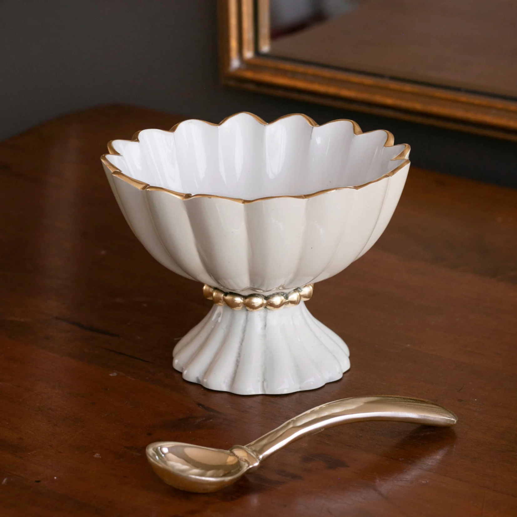ENCANTO Vienna Mini Pedestal with Spoon Cream & White
