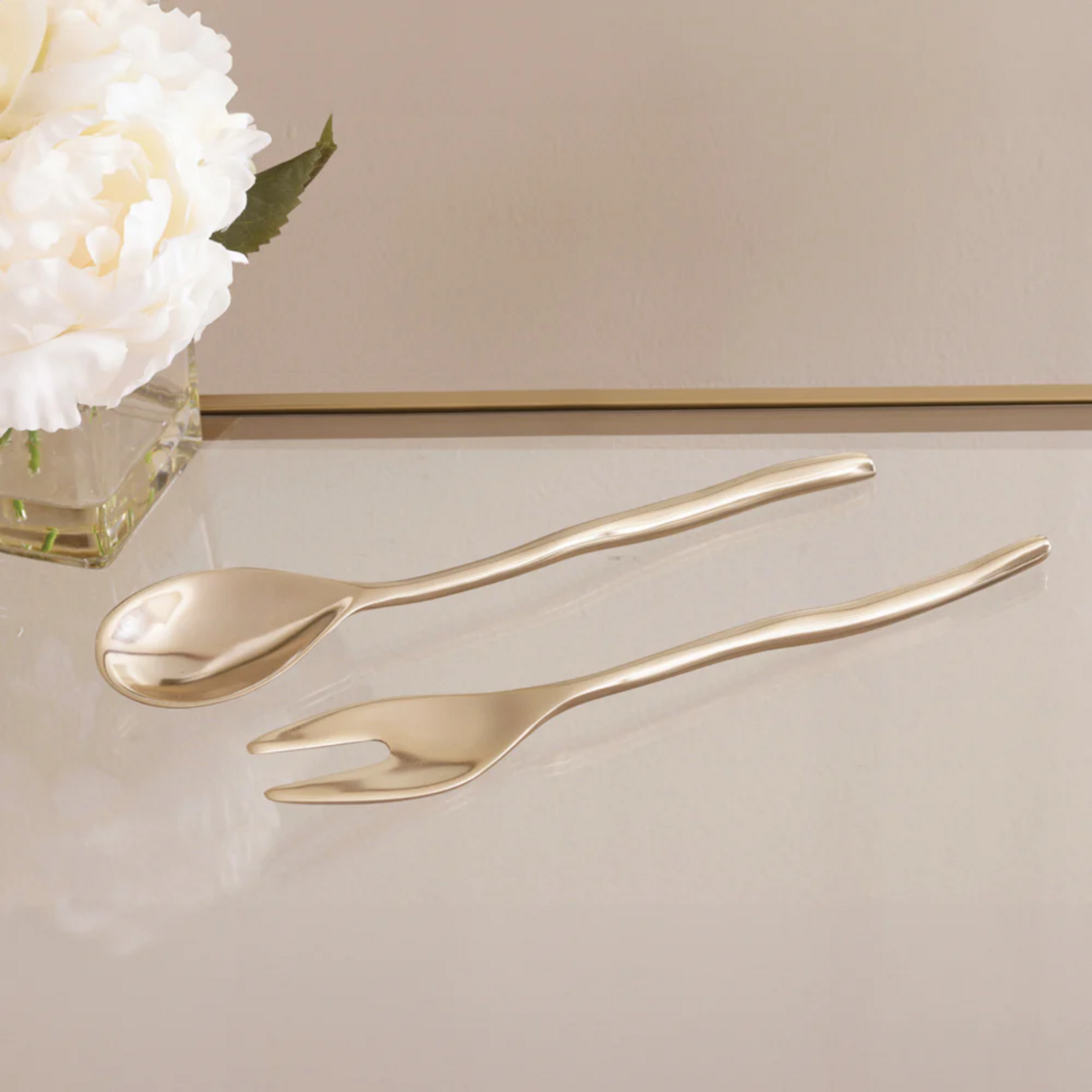 SIERRA MODERN Maia Large Salad Servers Shiny Gold