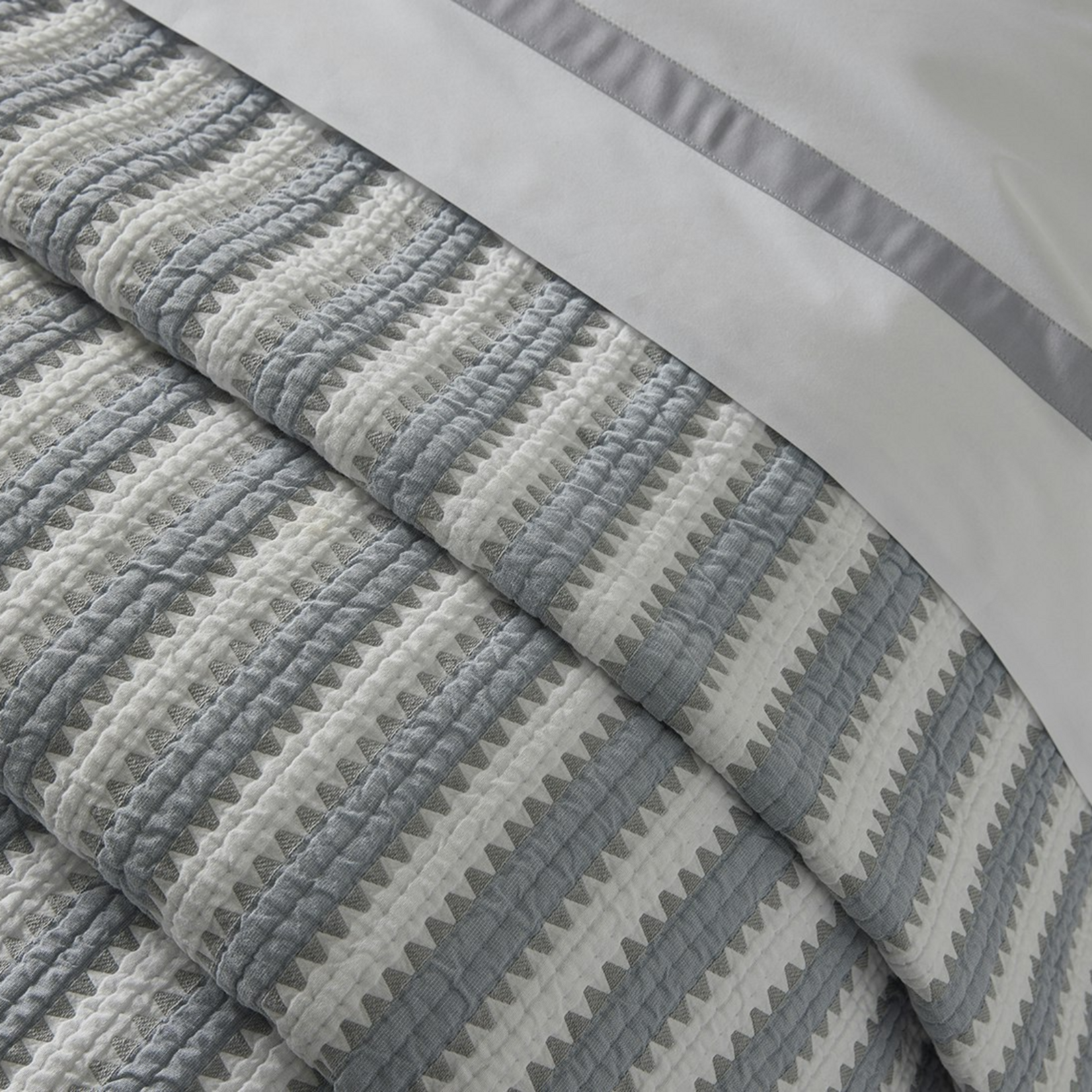 Matouk Matouk Apollo Stripe Matelasse King Sham Knife Edge - Dove