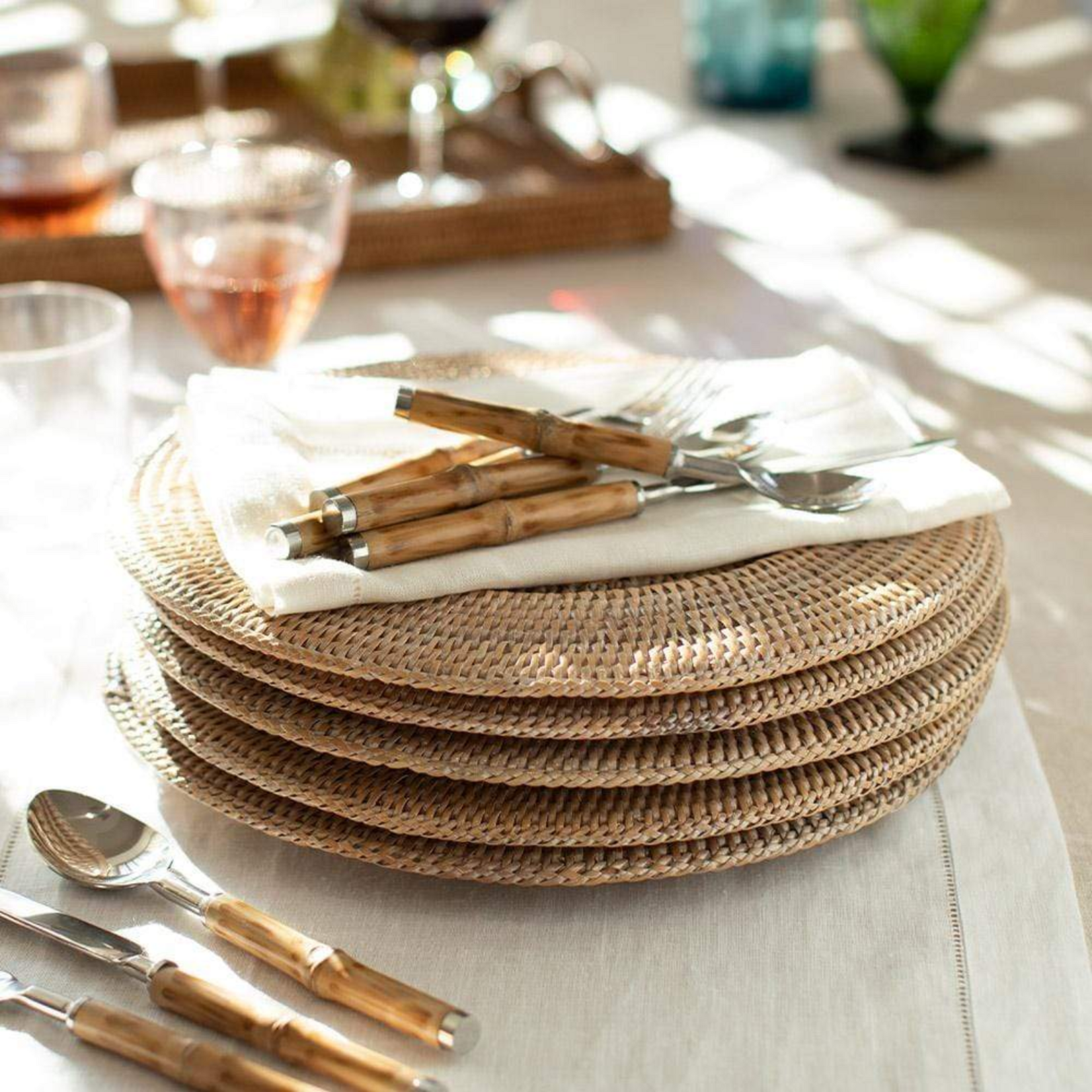Rattan Round White Charger