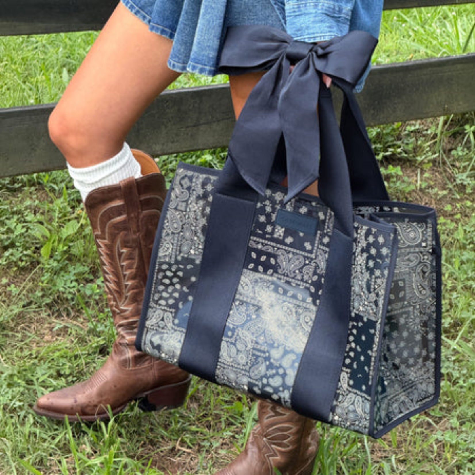 Case Mate Jelly Tote with Phone Pouch Navy Bandana Bow