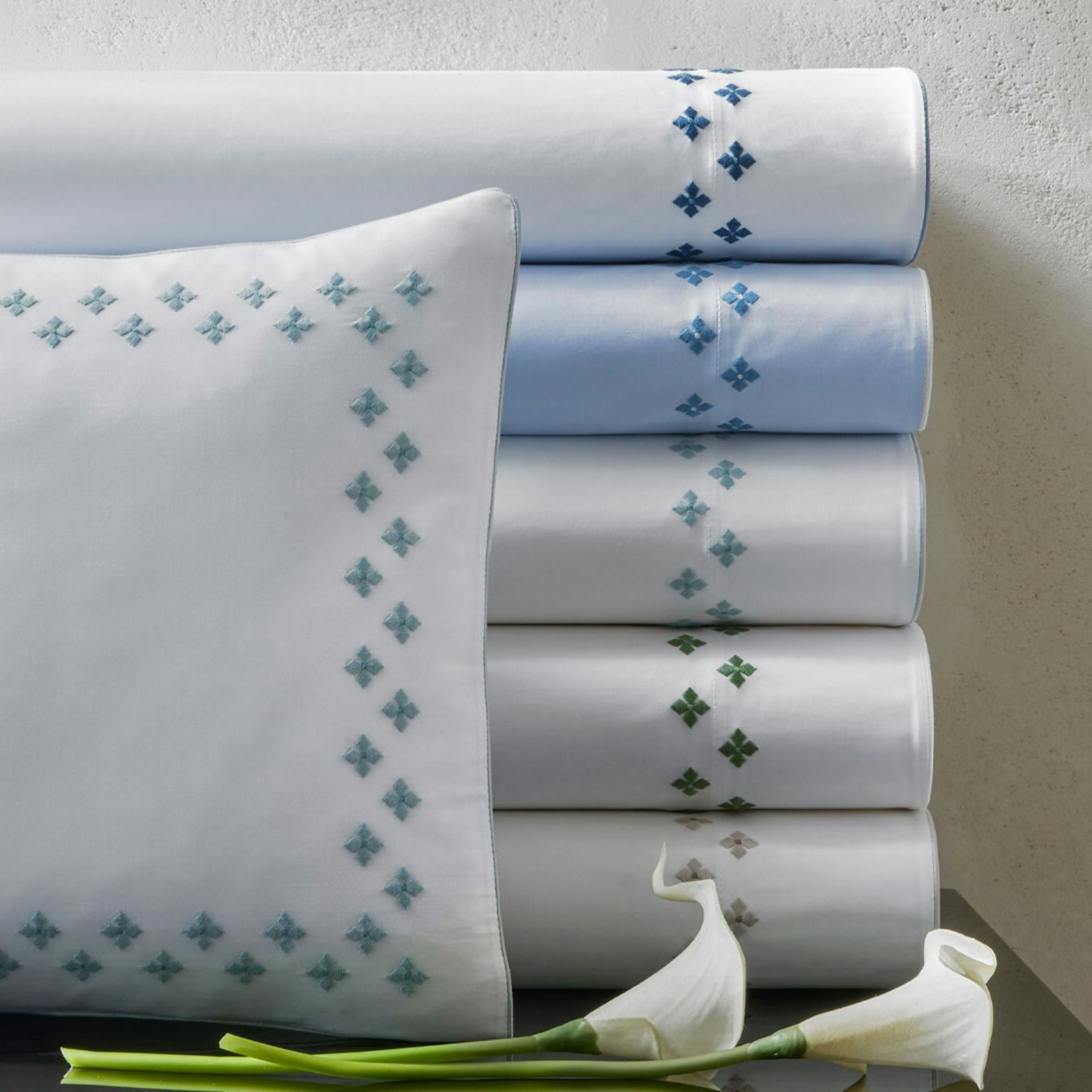 Matouk Matouk Casablanca Standard Cases Pair - Clover