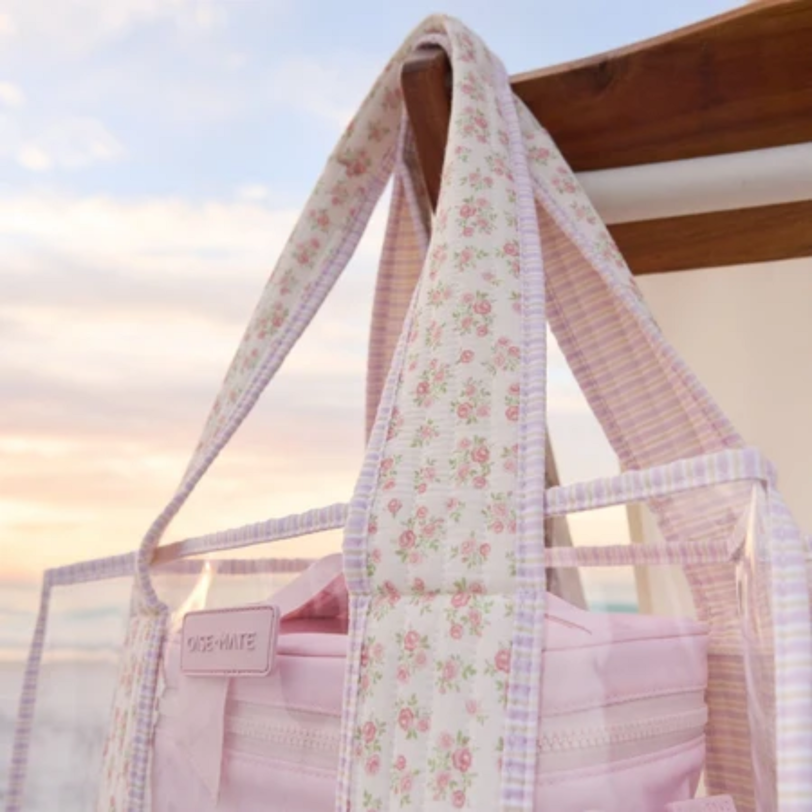 Case Mate Jelly Tote with Phone Pouch Quilted Ditsy Floral