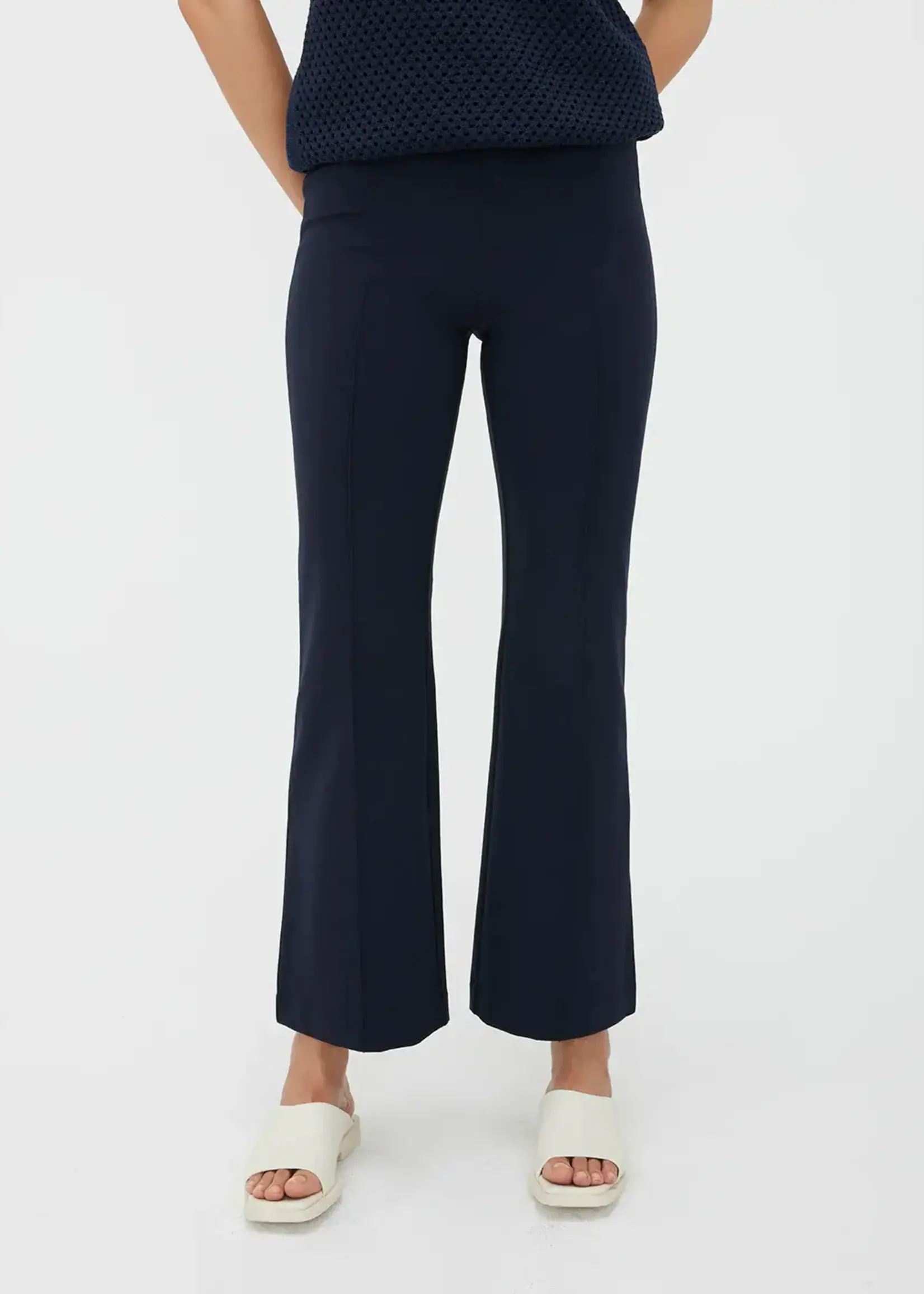 Lasania Straight leg pull- on pant
