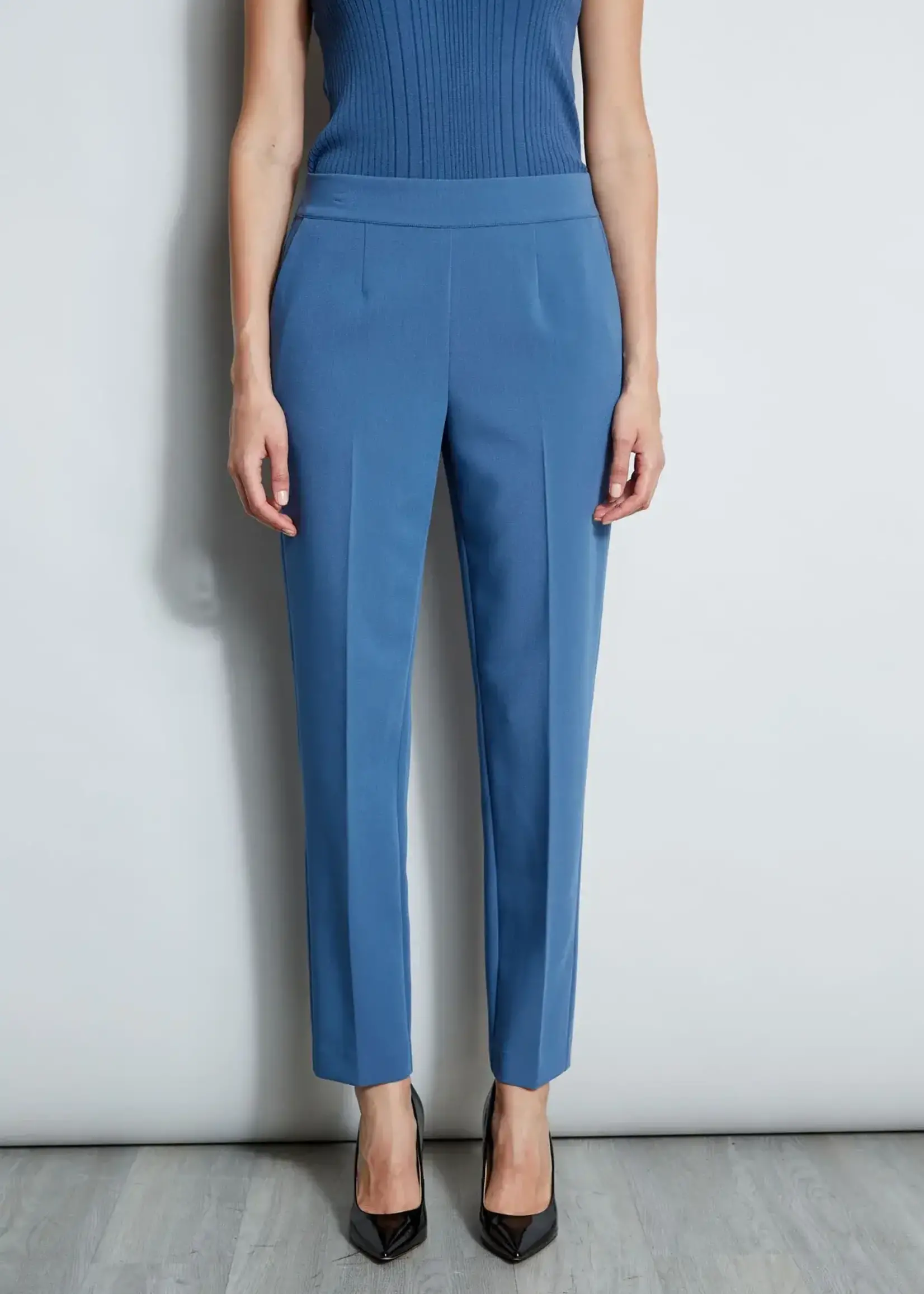 Lasania Straight leg pull- on pant