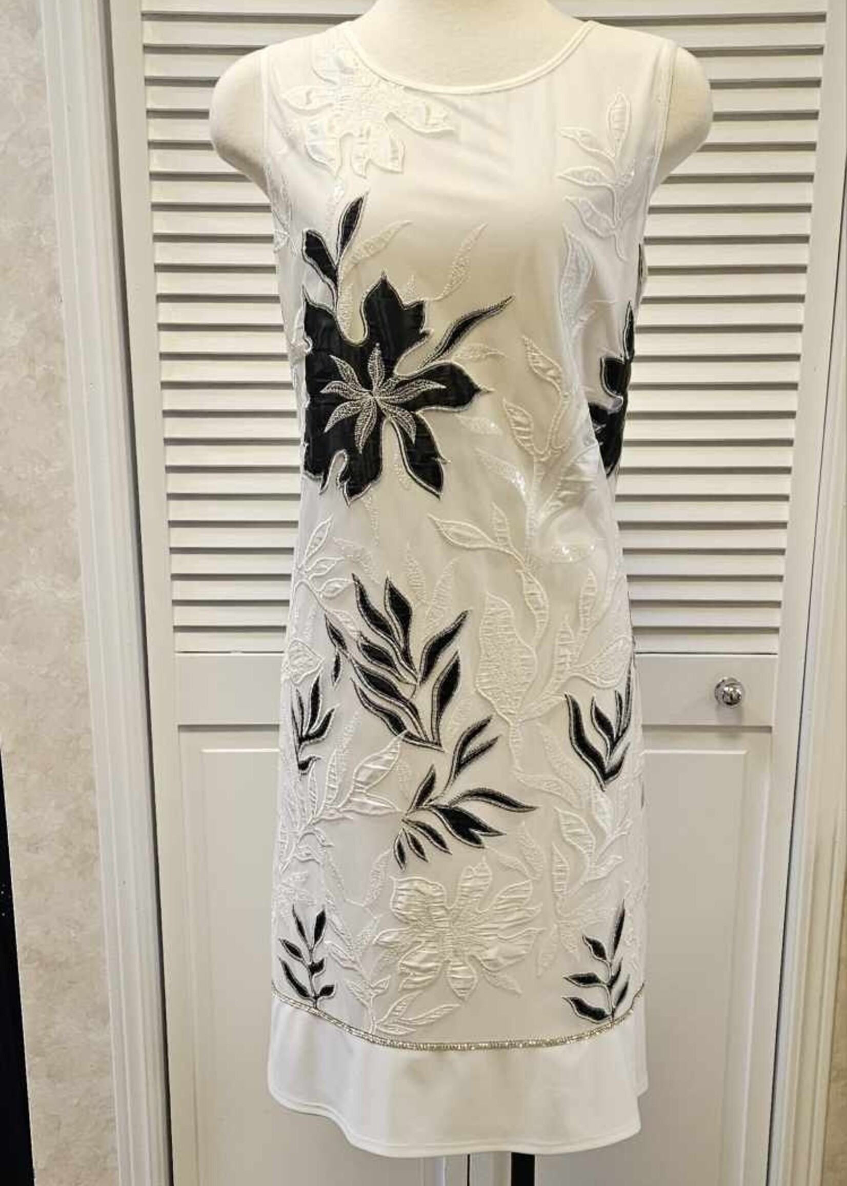 Frank Lyman Embellished embroidered print midi