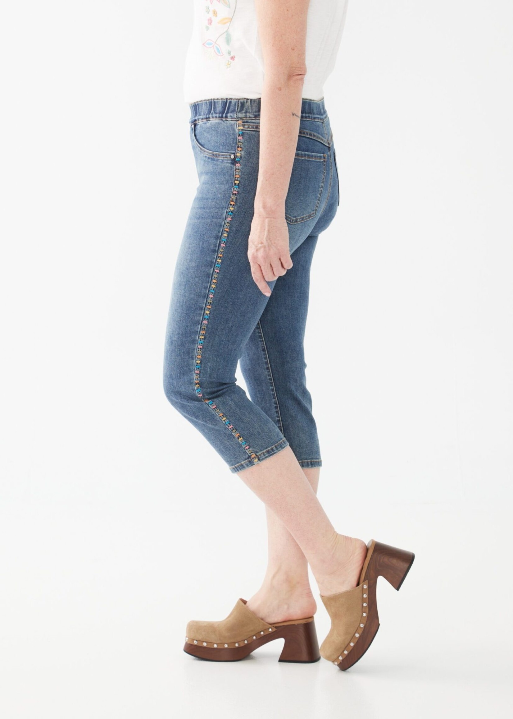 French Dressing Jeans Embroidered side pull-on denim capri