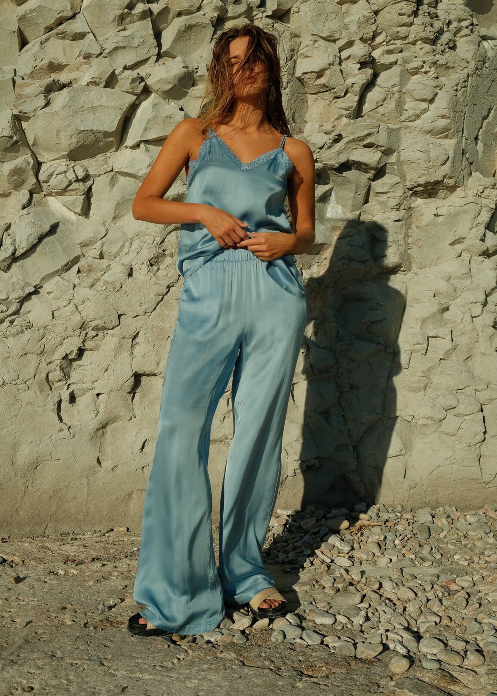 Penn & Ink Wide satin flowy pant