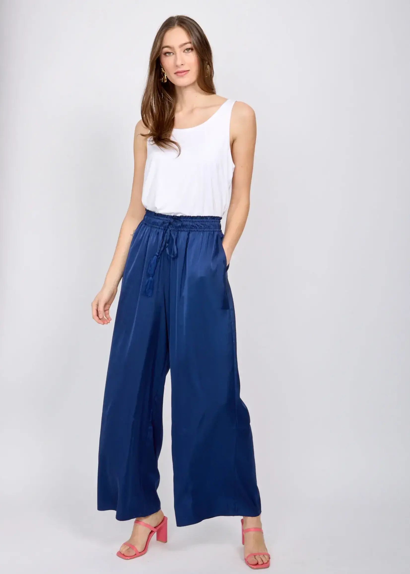 Emproved Wide- leg flowy pant