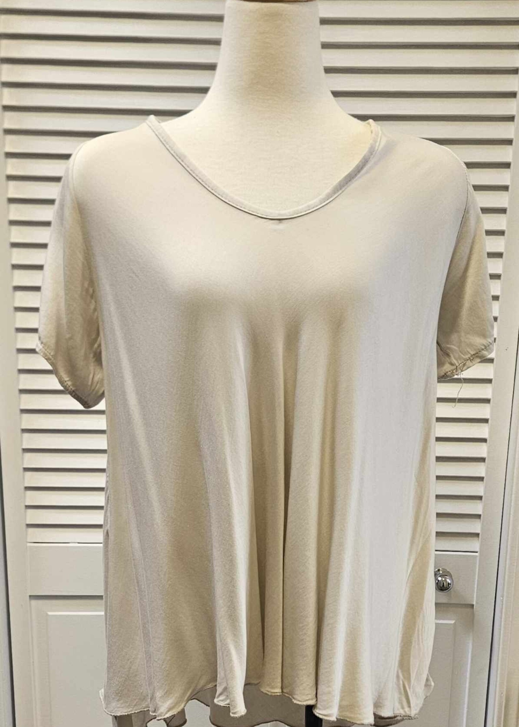 Eternelle High-low hem t-shirt