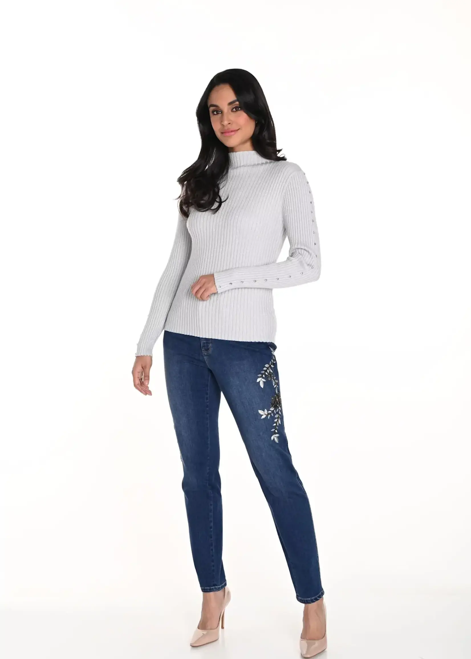 Frank Lyman Floral embroidered jean