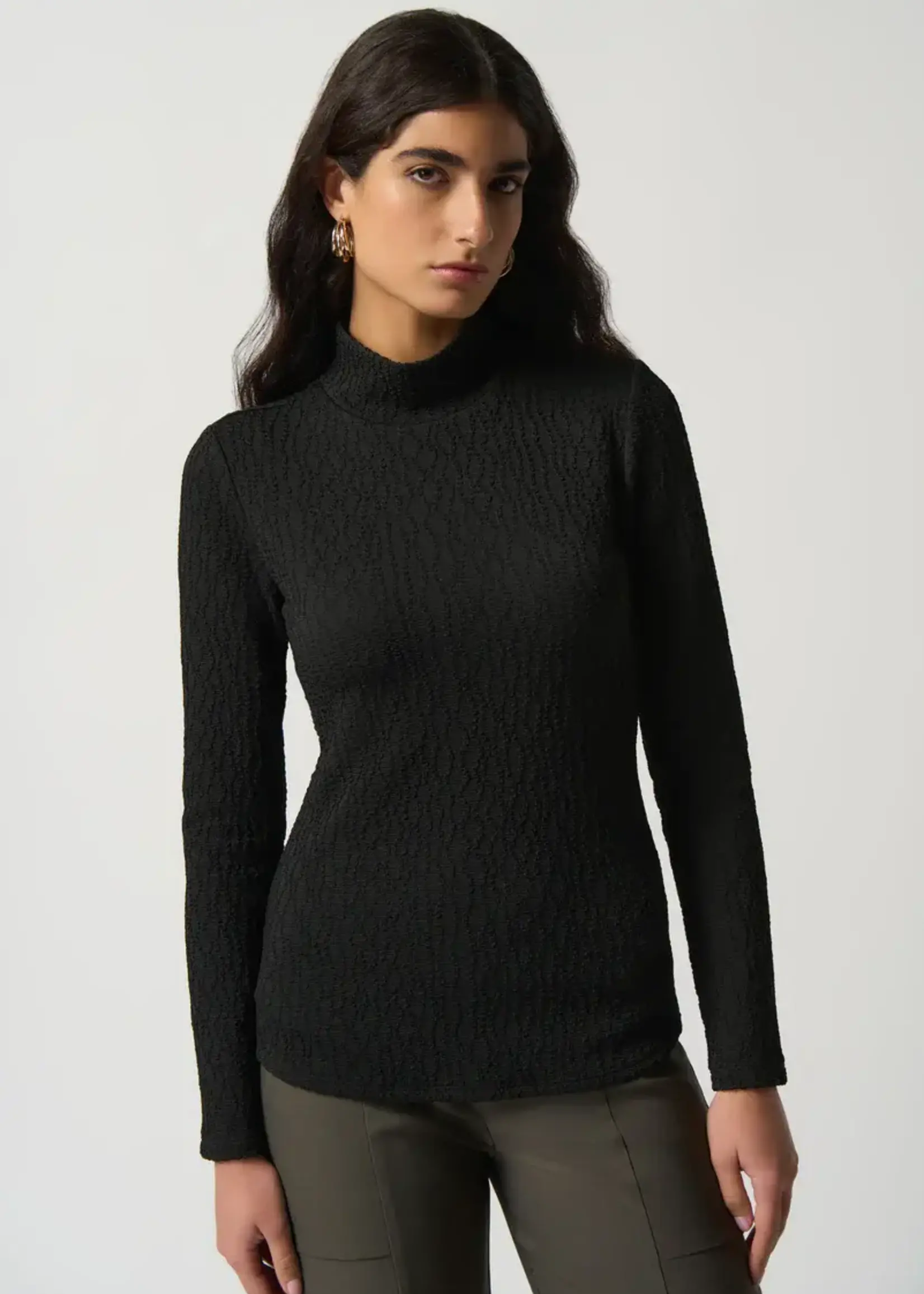 Carre Noir Cable knit turtle neck