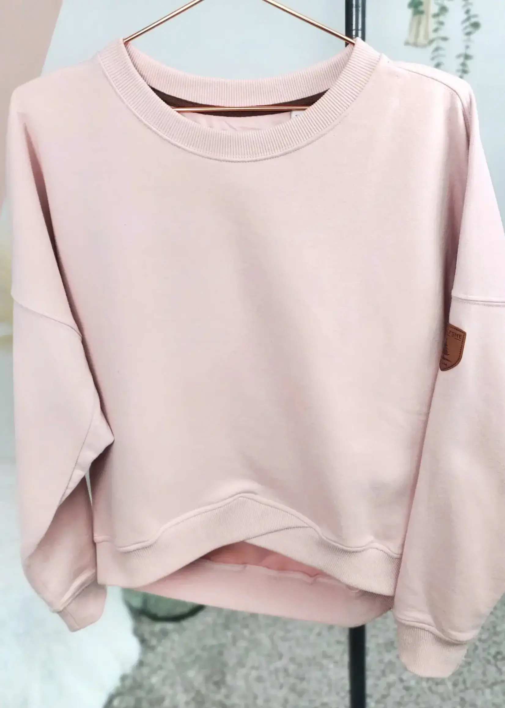 Wanakome Erma cross hem sweatshirt