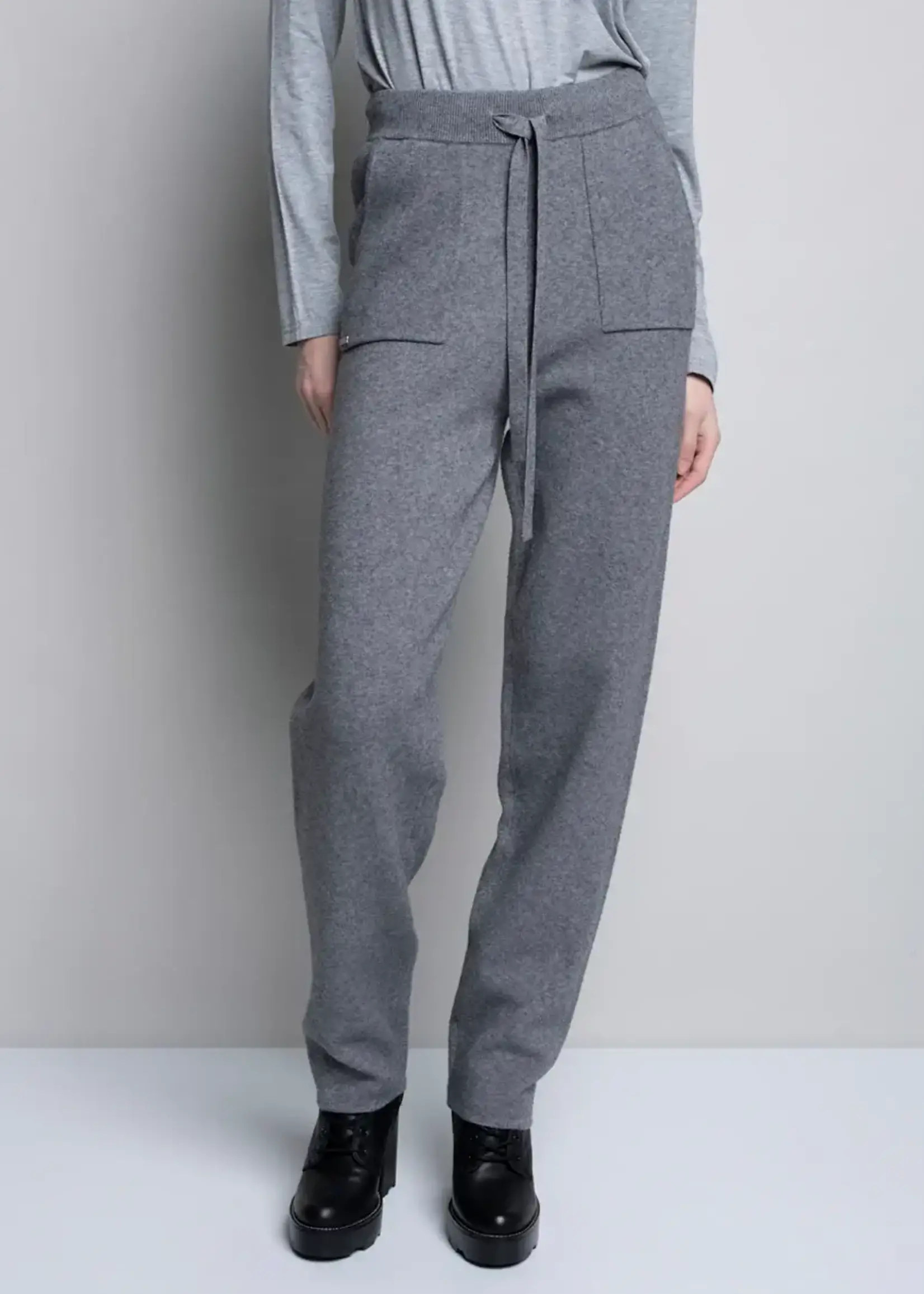 Picadilly Patch pocket knit pant