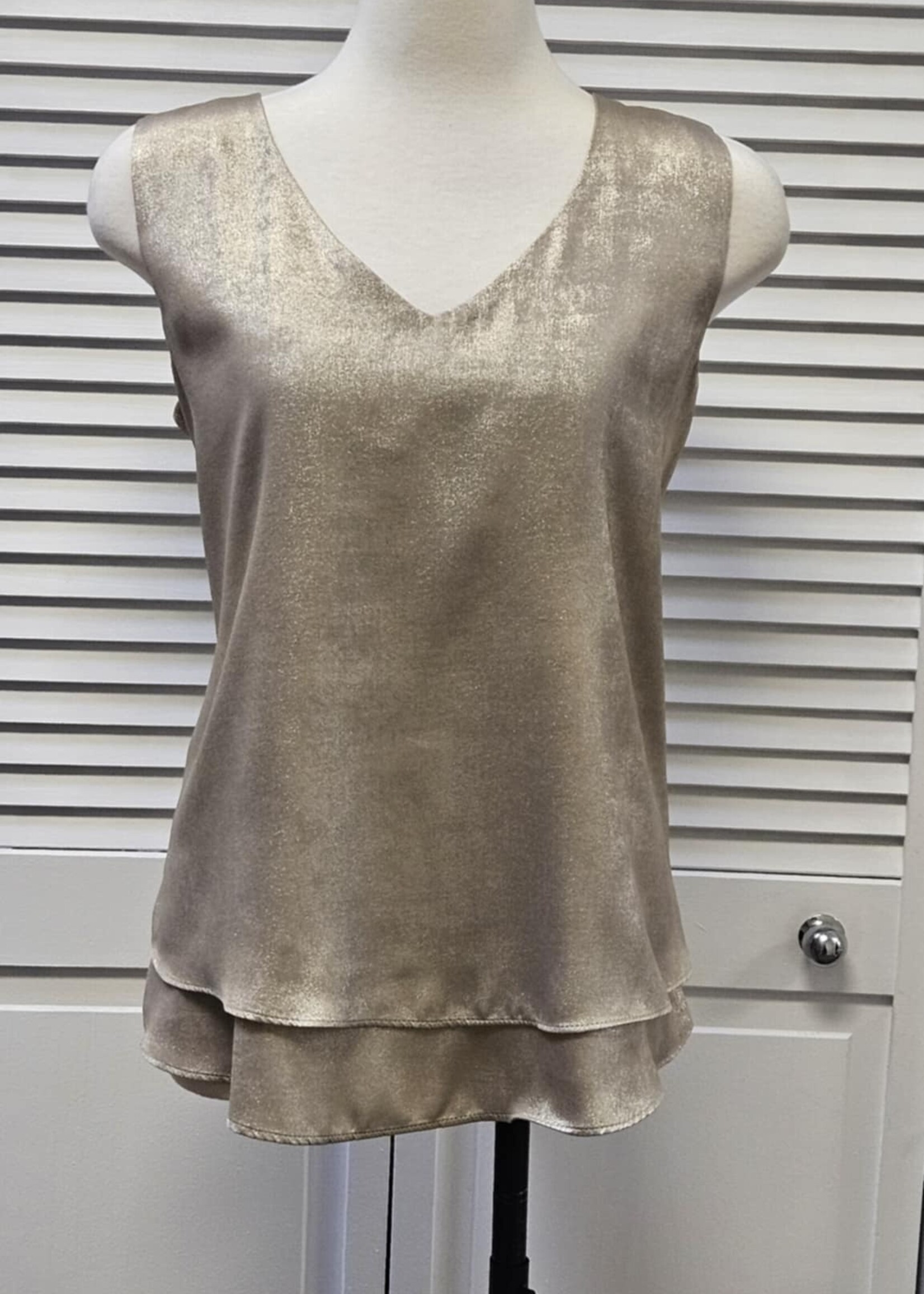 Frank Lyman Metallic layered v-neck tank