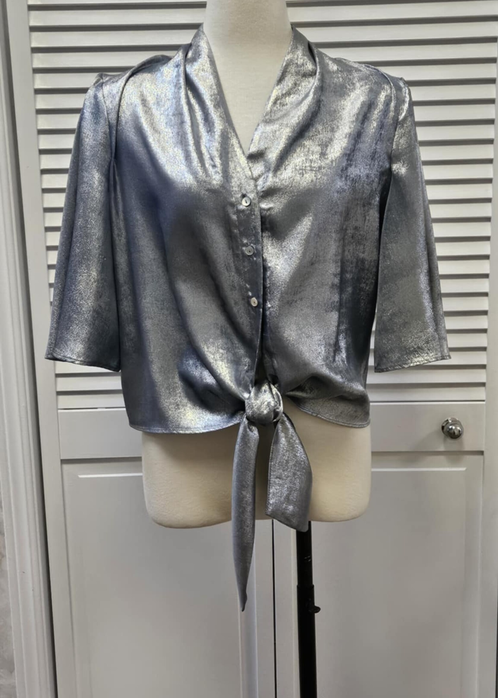 Frank Lyman Flutter sleeve tie- front blouse