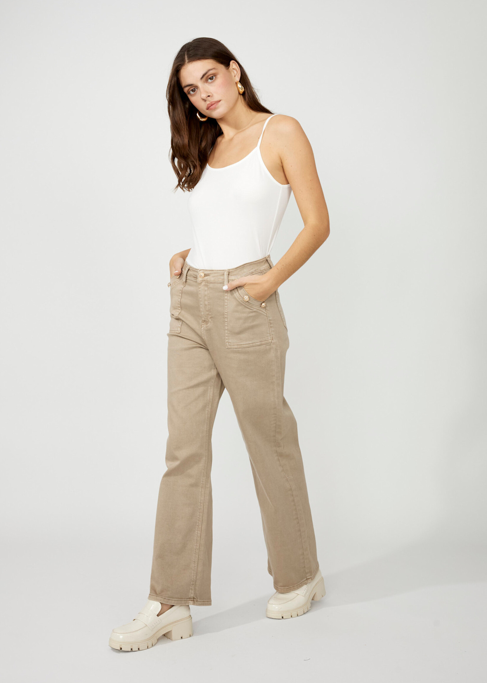 Frank Lyman Wide- leg Pant w Gold Button Detail