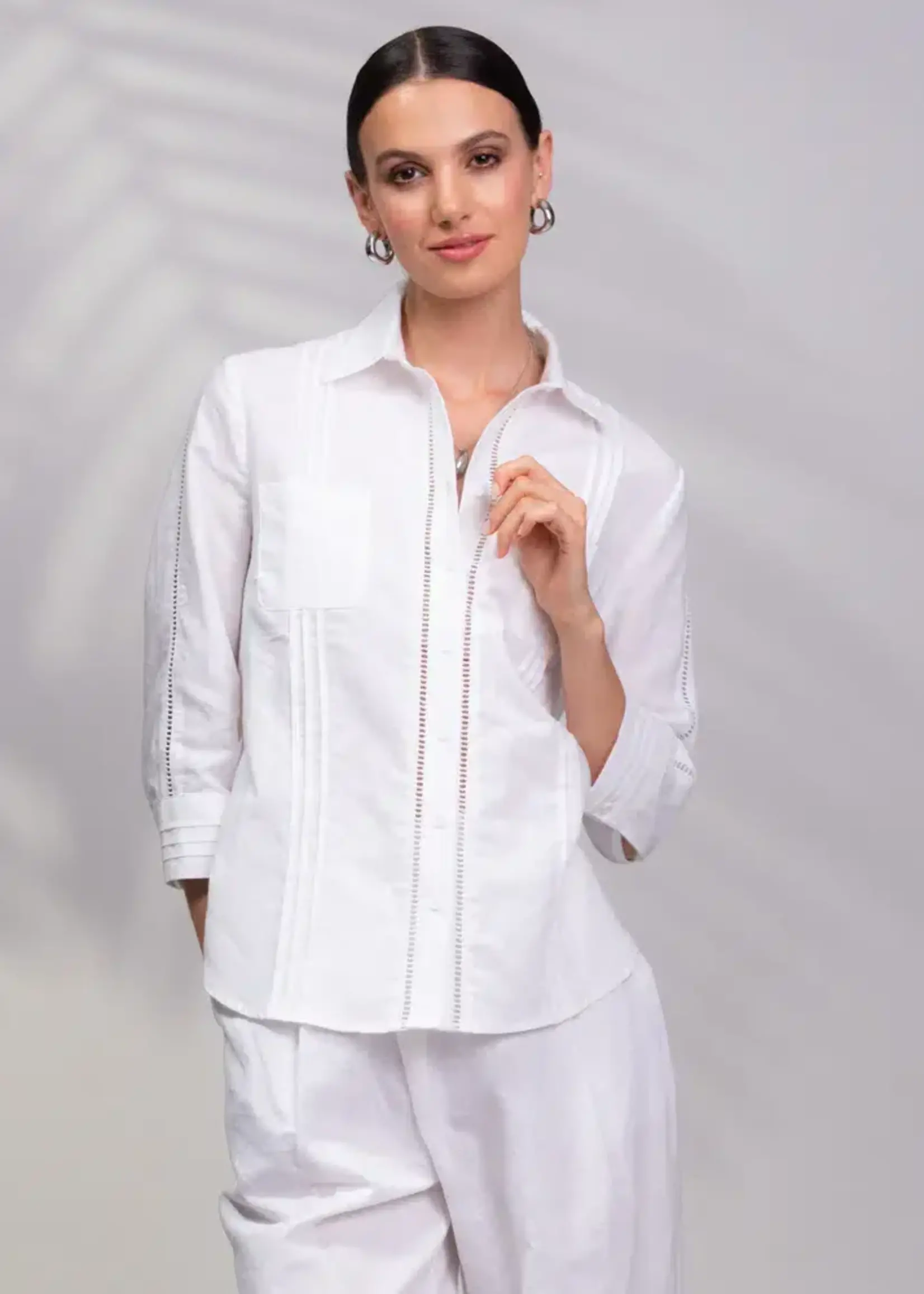 Alison Sheri 3/4 Linen Blouse