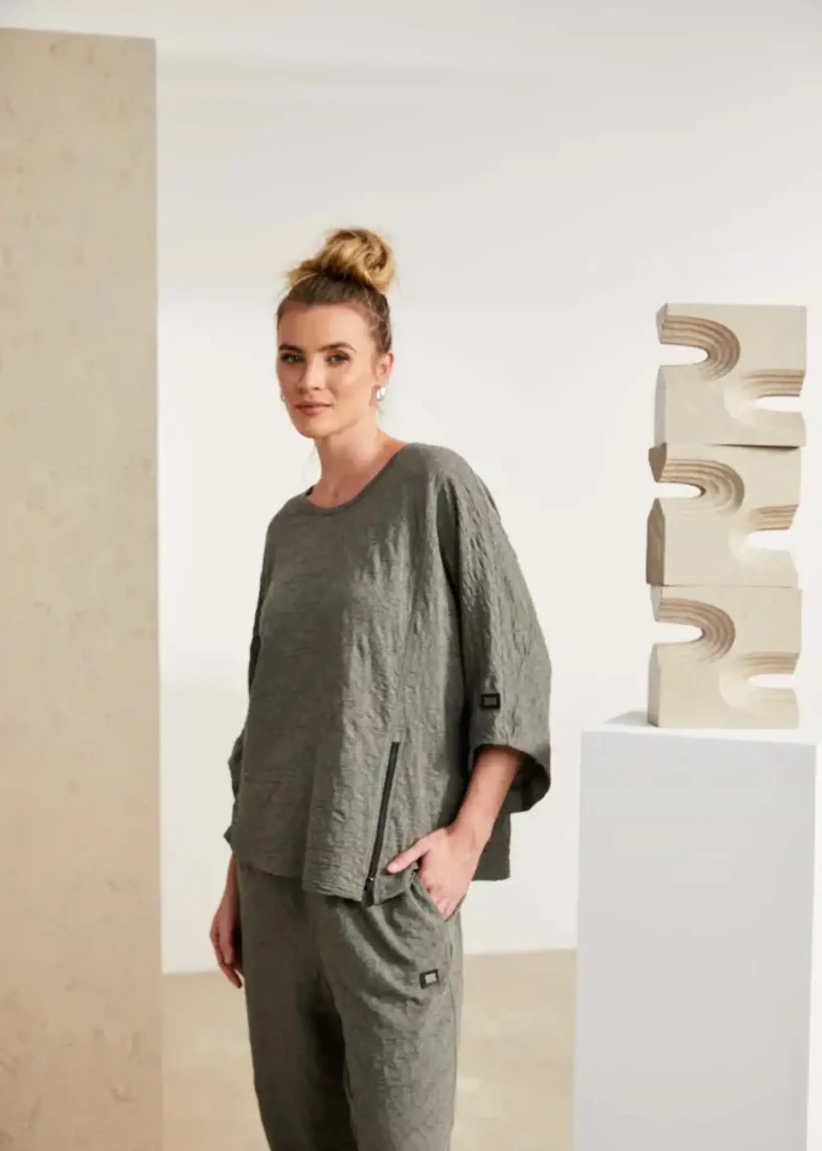 NAYA Embossed Crop Pant