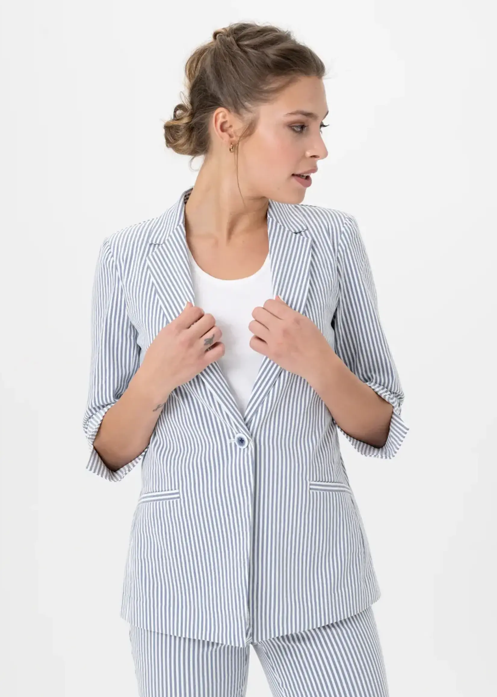Renuar Seersucker Stripe Blazer