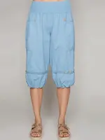 Carre Noir Crop Linen Capri