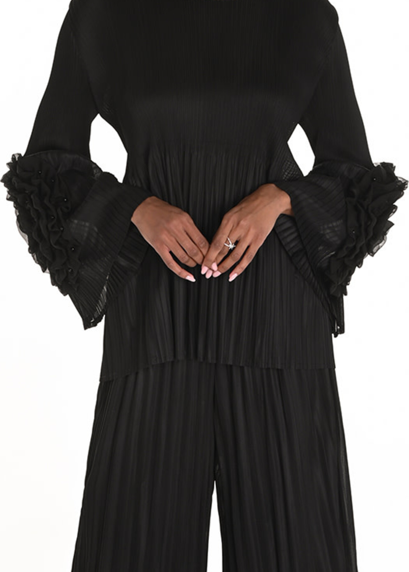 Frank Lyman Pleated Floral Embossed Cuff Detail