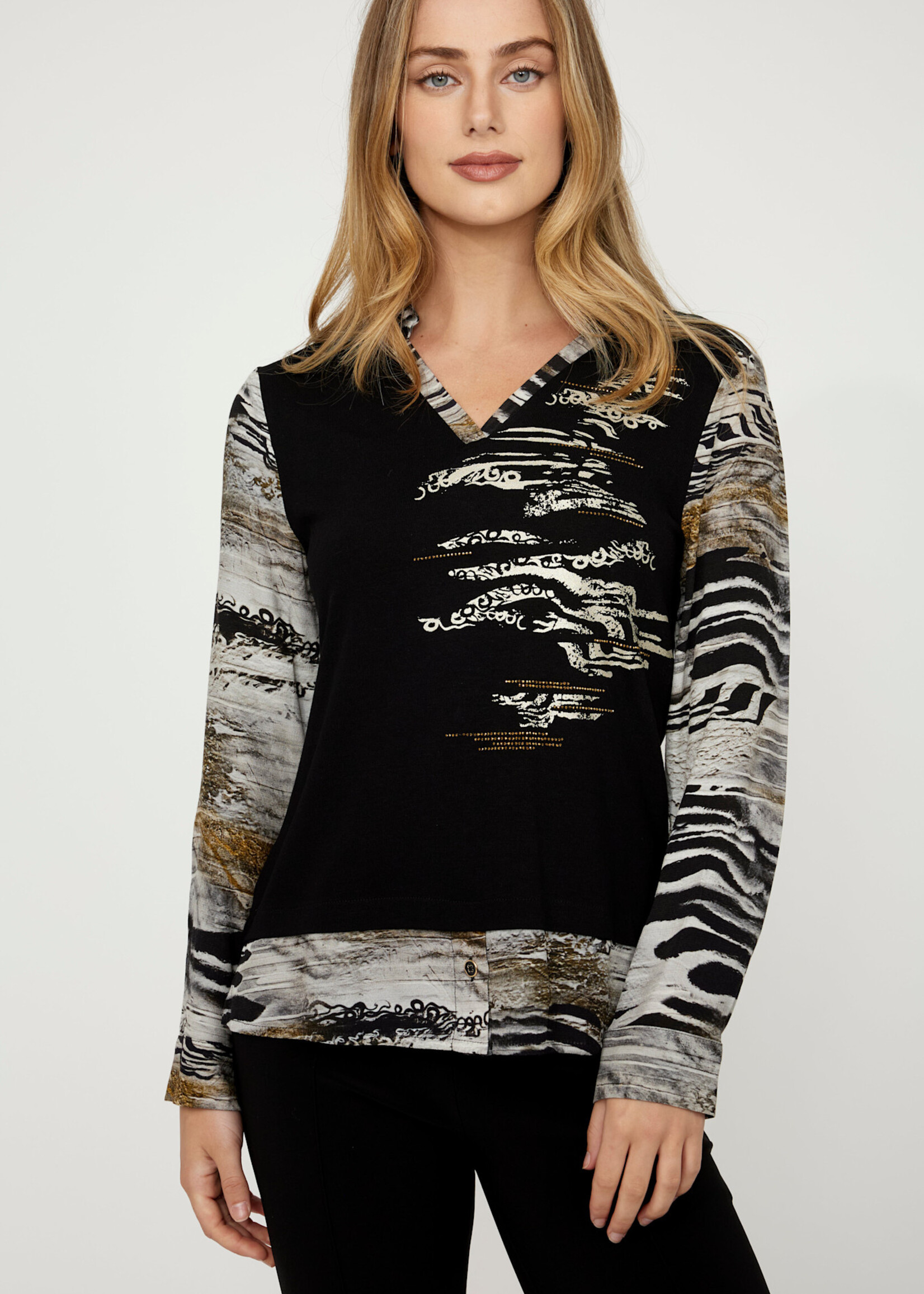 Dolcezza Art Print Embellished V-Neck Top